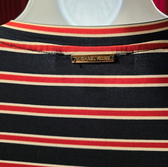 Michael Kors petite stripped flutter sleeve top. - Picture 5 of 6